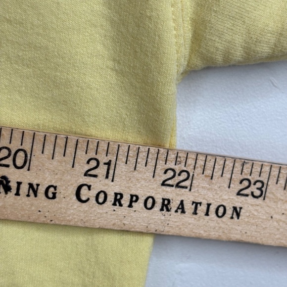 VTG Winnie The Pooh Crewneck Sweatshirt S Oversized Graphic Butter Yellow 90s - Picture 8 of 10